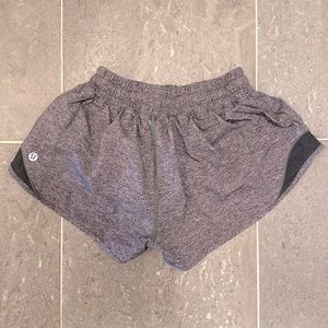 Lululemon 2.5in Hotty Hot Short Size 4 Reg
